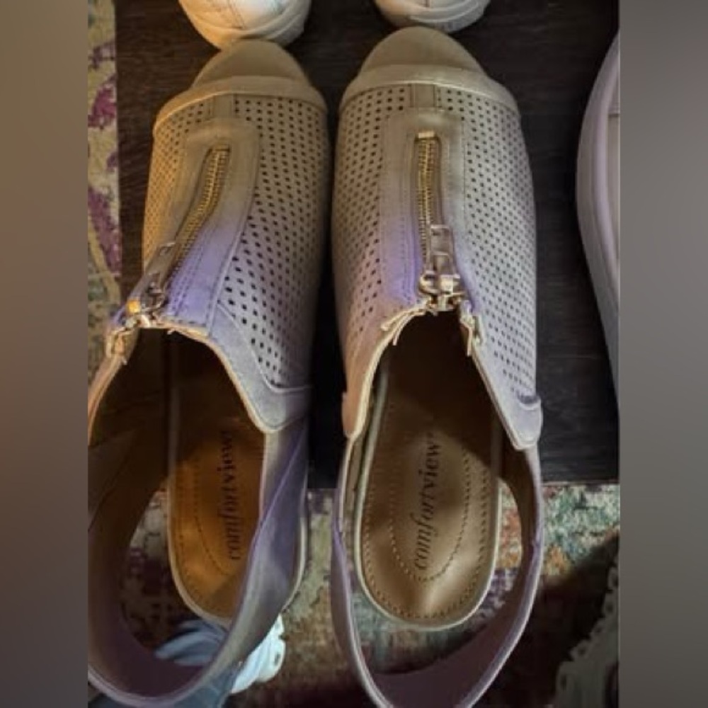 Open toe “shootie